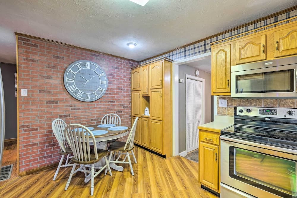 Pet-friendly Clarksville Home w/ Central A/C