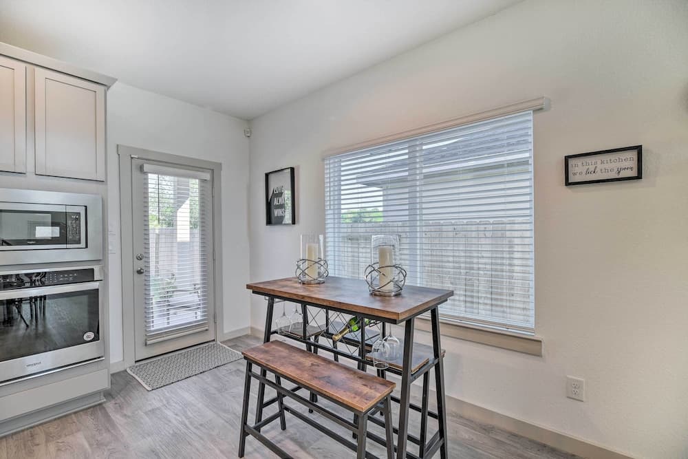 Pristine Home w/ Yard < 10 Mi to Dtwn Houston