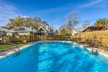 Downtown Bay St Louis Apt < 1 Mile to Coast!