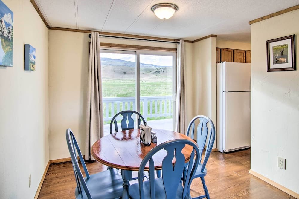 Montana's Emigrant Peaks Getaway: Apt w/ Amenities
