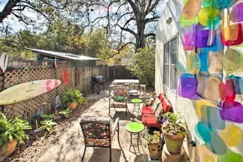 Colorful Pensacola Oasis: 1 Block to Bayview Park!