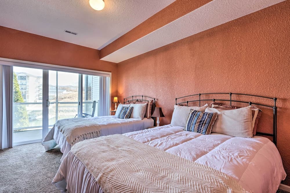 Water-view Lake Ozark Getaway w/ Pool Access!