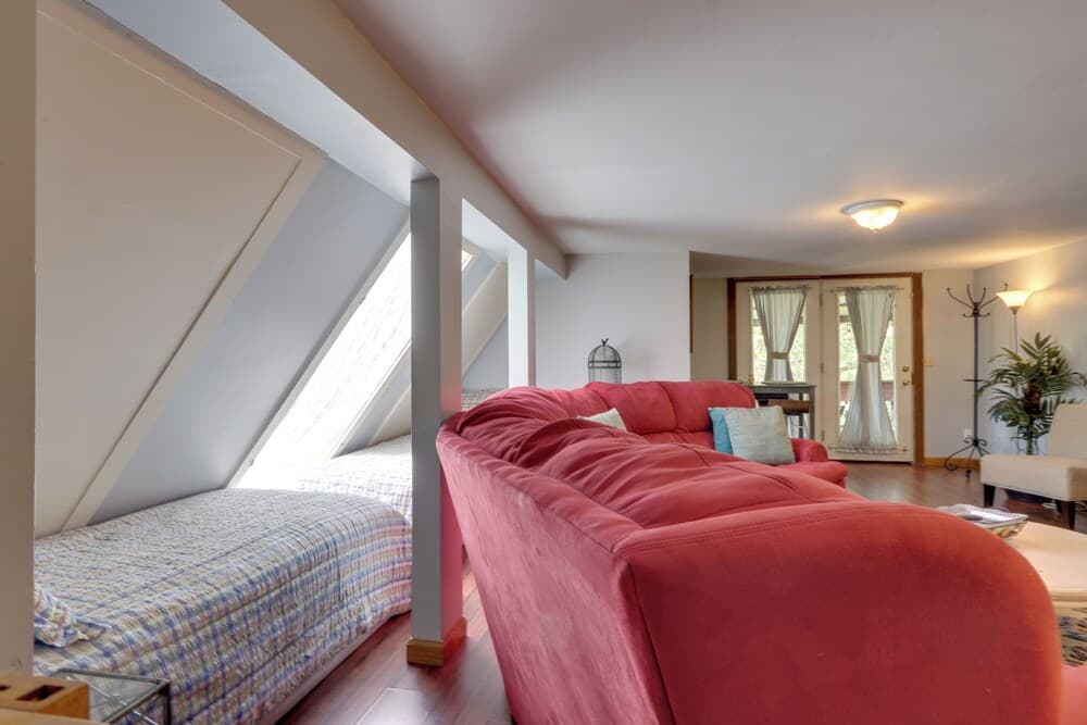 3 Mi to Great Smoky Mtn NP: Riverfront Retreat