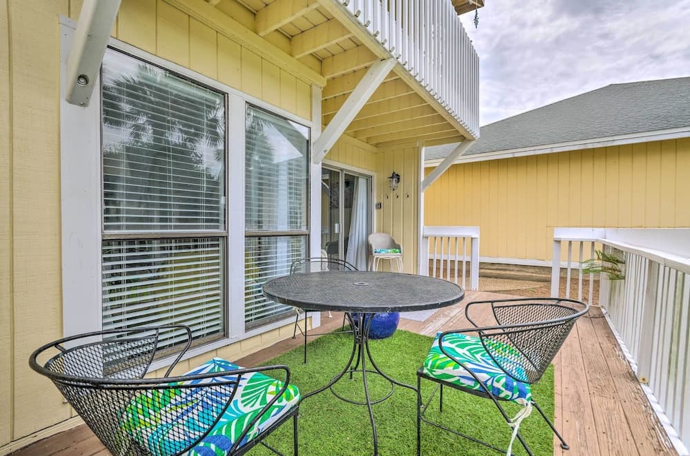 Cozy Destin Condo w/ Amenities + Private Beach!