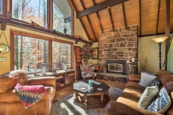 Pocono Pines Getaway w/ Gas Grill, Fire Pit!