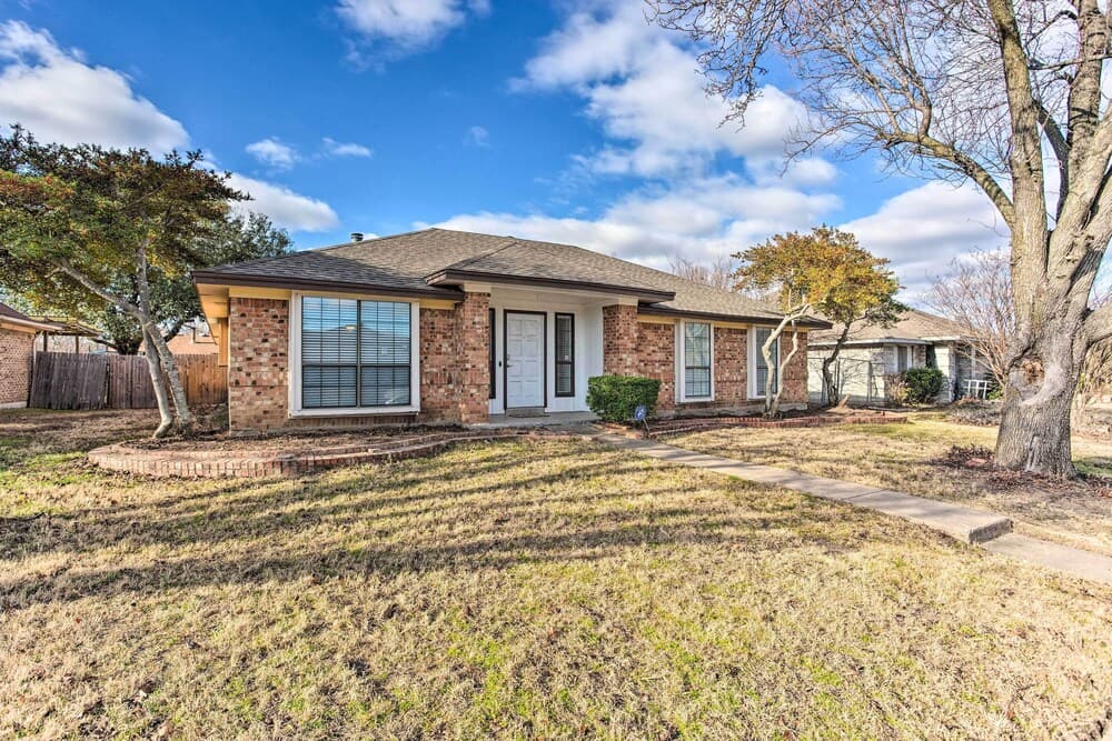 Cozy Garland Home 20 Mi to Downtown Dallas