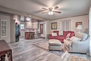 Lake Charles Home: 1 Mi to Public Boat Launch