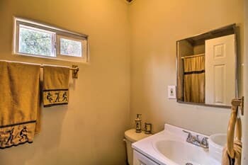 Bright ABQ Villa With Fire Pit - 3 Mi to Airport!