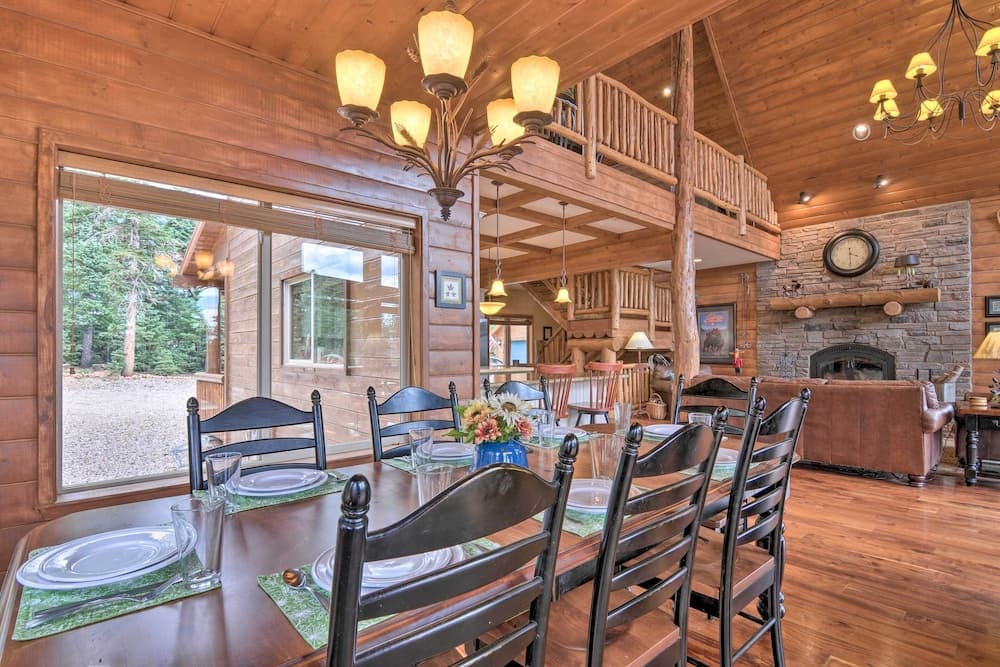 Duck Creek Village Chalet w/ Fire Pit & Decks