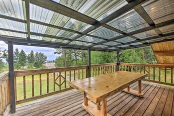 Pet-friendly Eureka Getaway w/ Mountain Views