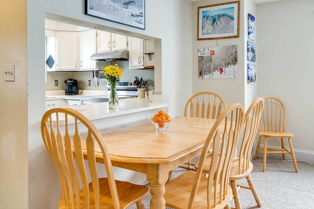 Cozy North Woodstock Condo - Walk to Downtown