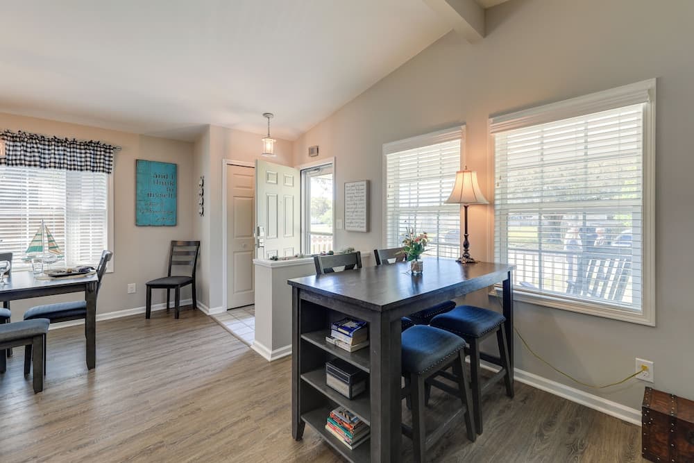 Lovely Morehead City Home w/ Fire Pit & Gas Grill