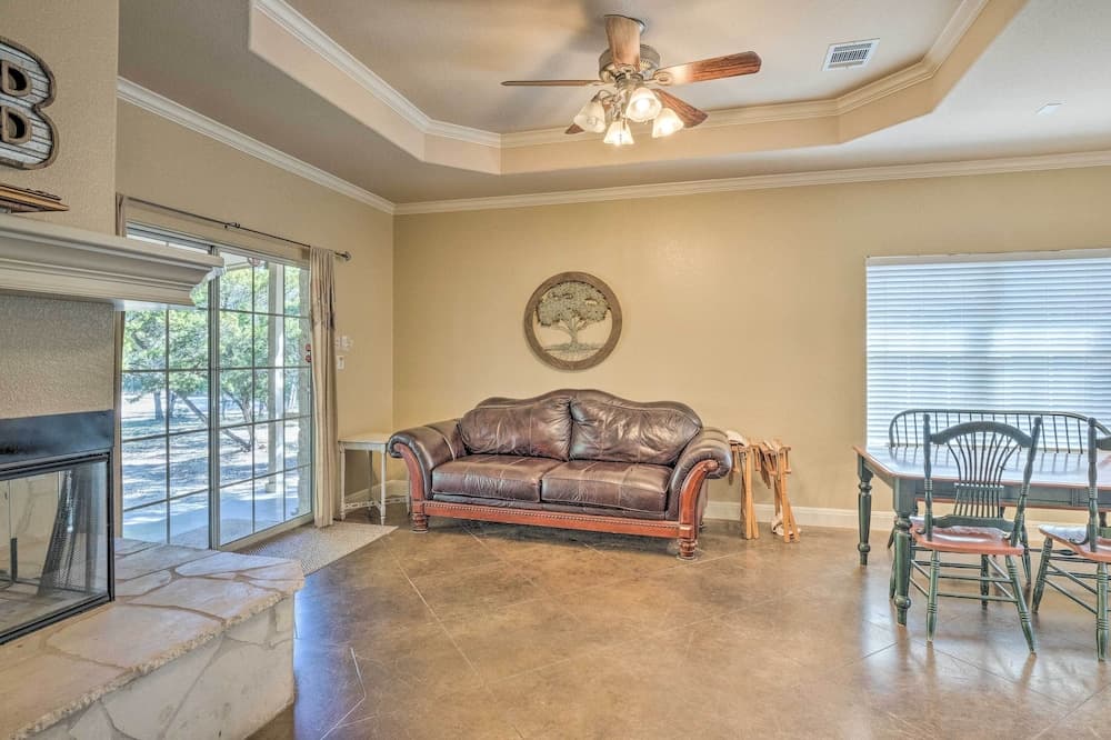 Covered Deck & 2-story Dock: Lake Travis Home!