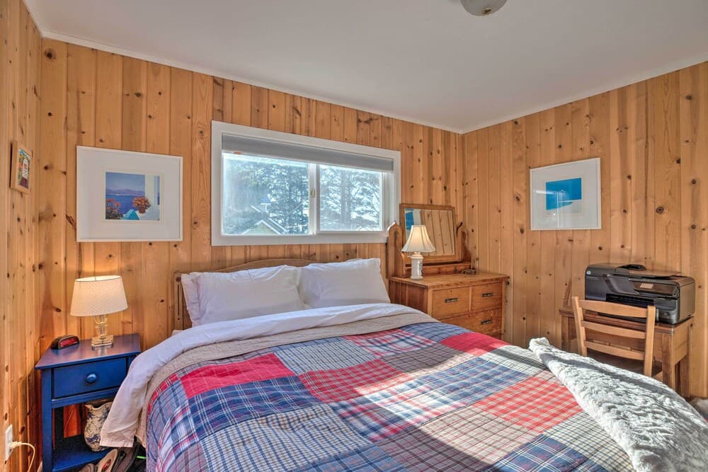 Exquisite Oceanside House w/ Pacific Views & Deck!