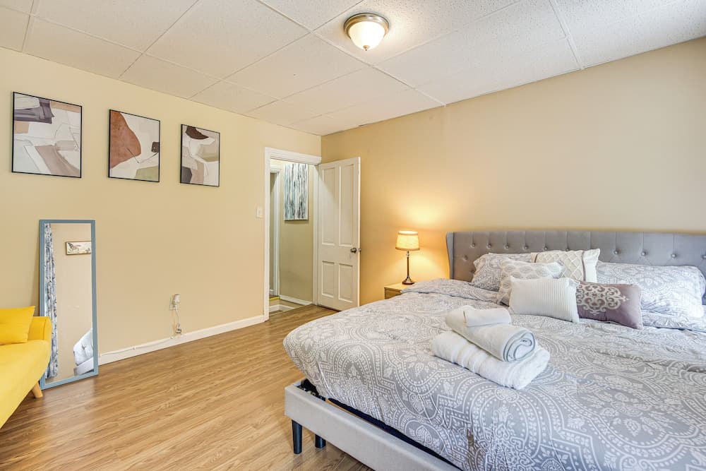 West Oakland Home - 2 Mi to Downtown Pittsburgh!