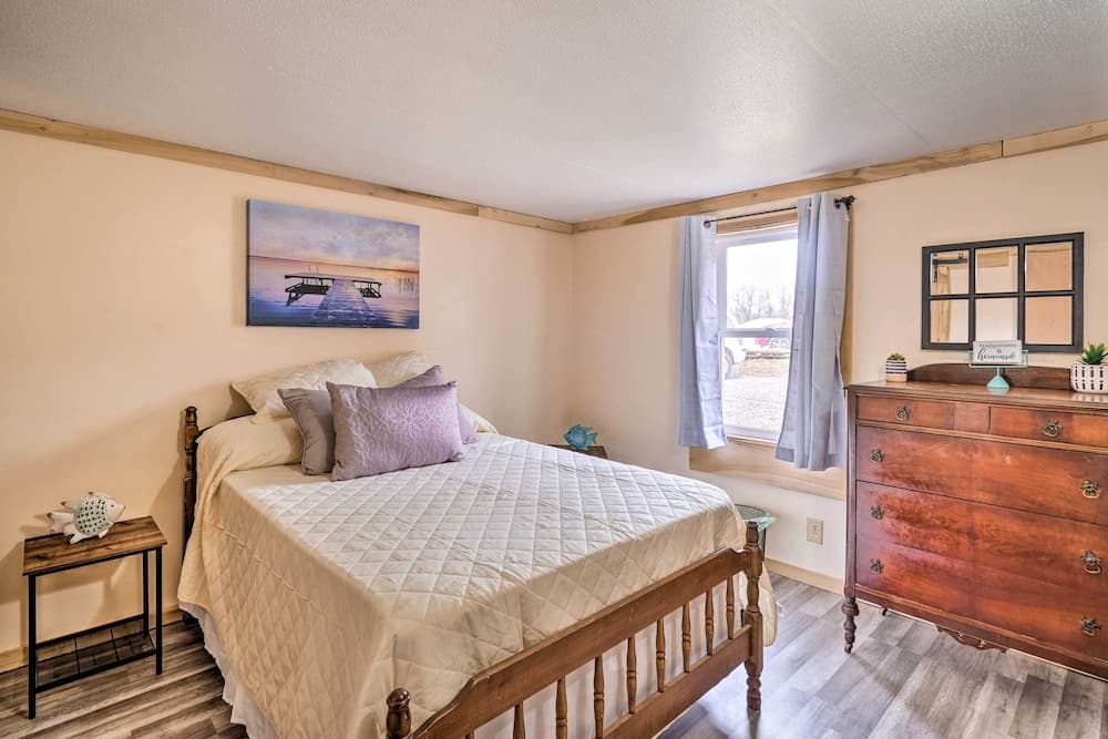 'take 5' Retreat w/ Hot Tub: Relax, Rest, Refresh!