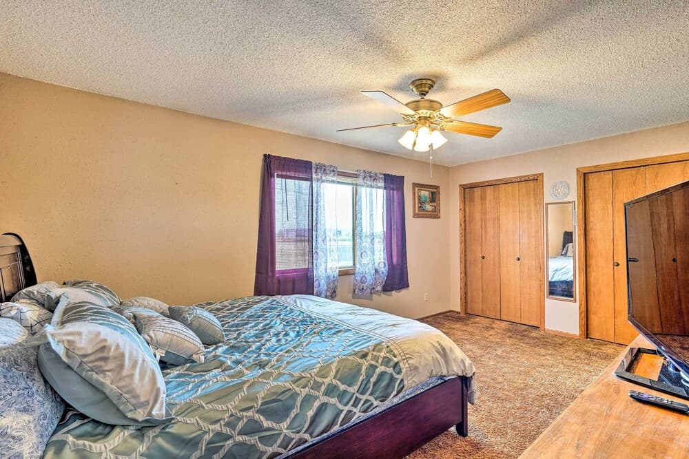 Hunting & Fishing Lodge < 3 Mi From Lake Sakakawea