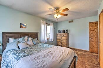 Hunting & Fishing Lodge < 3 Mi From Lake Sakakawea