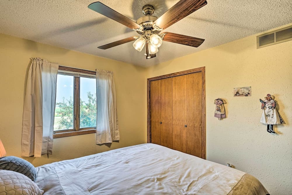 Hunting & Fishing Lodge < 3 Mi From Lake Sakakawea