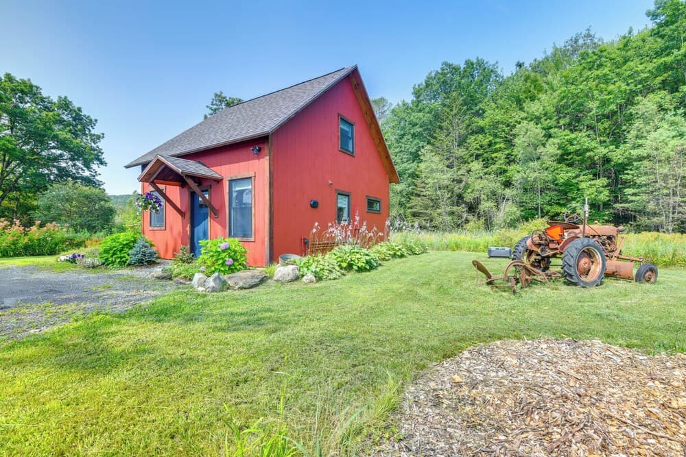 Historic Charm + Modern Luxury: 6 Mi to Stowe Mtn