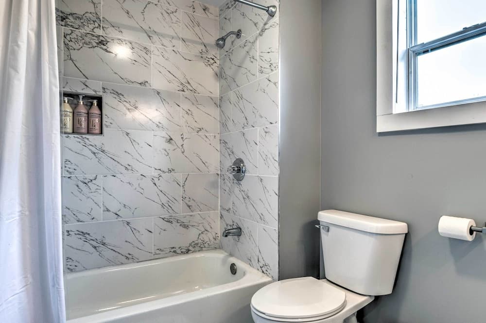 Tranquil Retreat w/ Fire Pit & Private Yard!