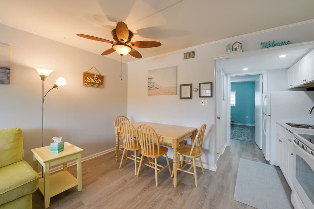 Bright Condo Half-block to Cape May Beach!