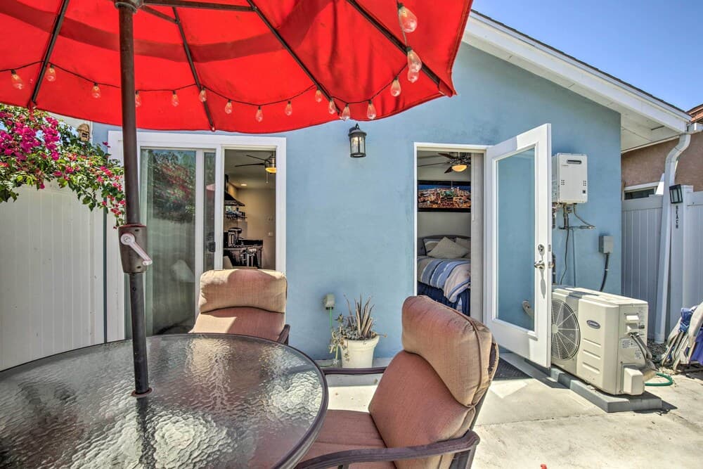 '3 Jewels' Cottage w/ BBQ Patio & Fire Pit!