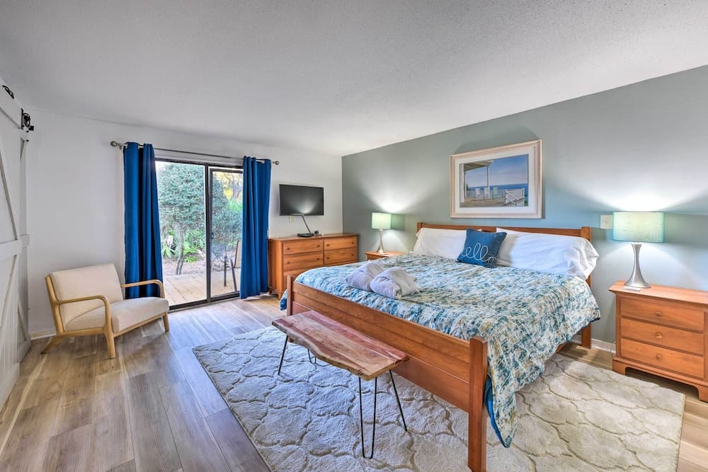 5 Pools: Pet-friendly Palmetto Dunes Condo!