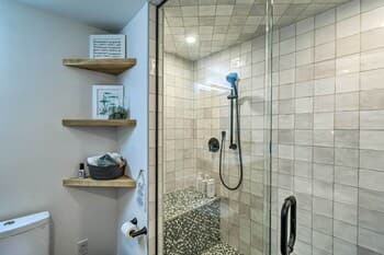 Dreamy Bayfront Cabin w/ View, Dock & Kayaks