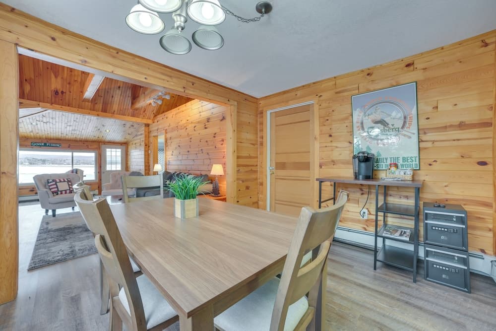 7 Mi to Nubs Nob: Lakefront Abode w/ Fire Pit!