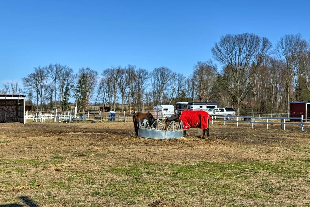 Farmhouse Vacation Rental ~ 21 Mi to Philly!