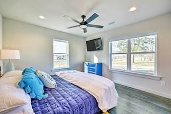 Modern Bentonville Home - 2 Mi to Museums!