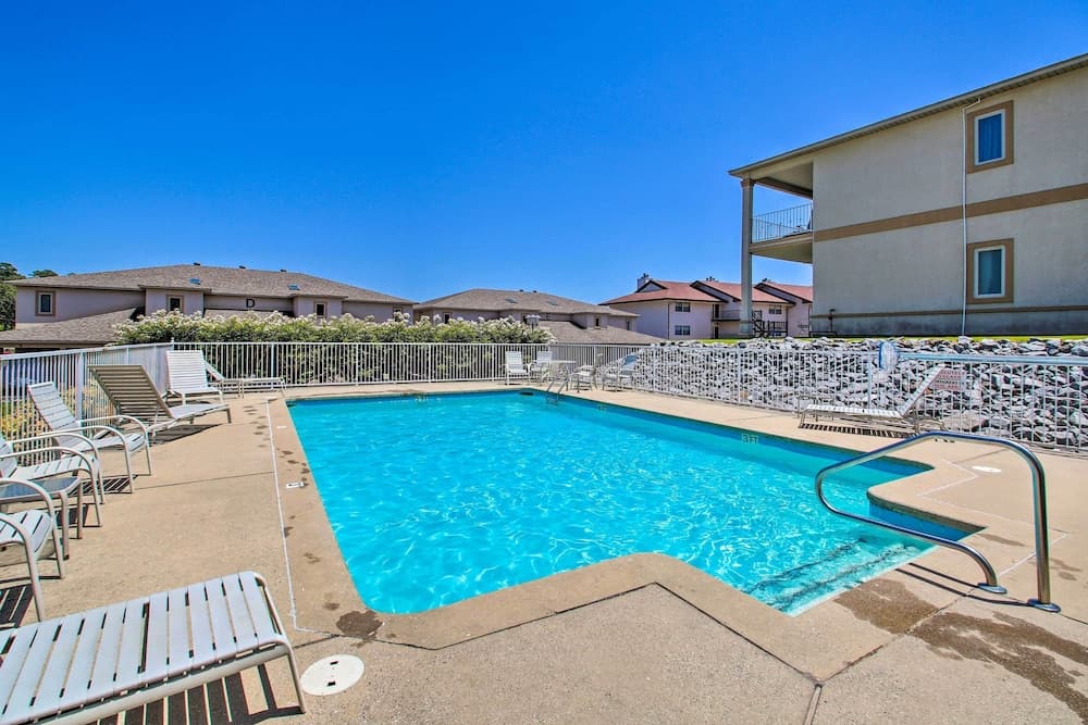 Lakefront Hot Springs Condo w/ Large Balcony!