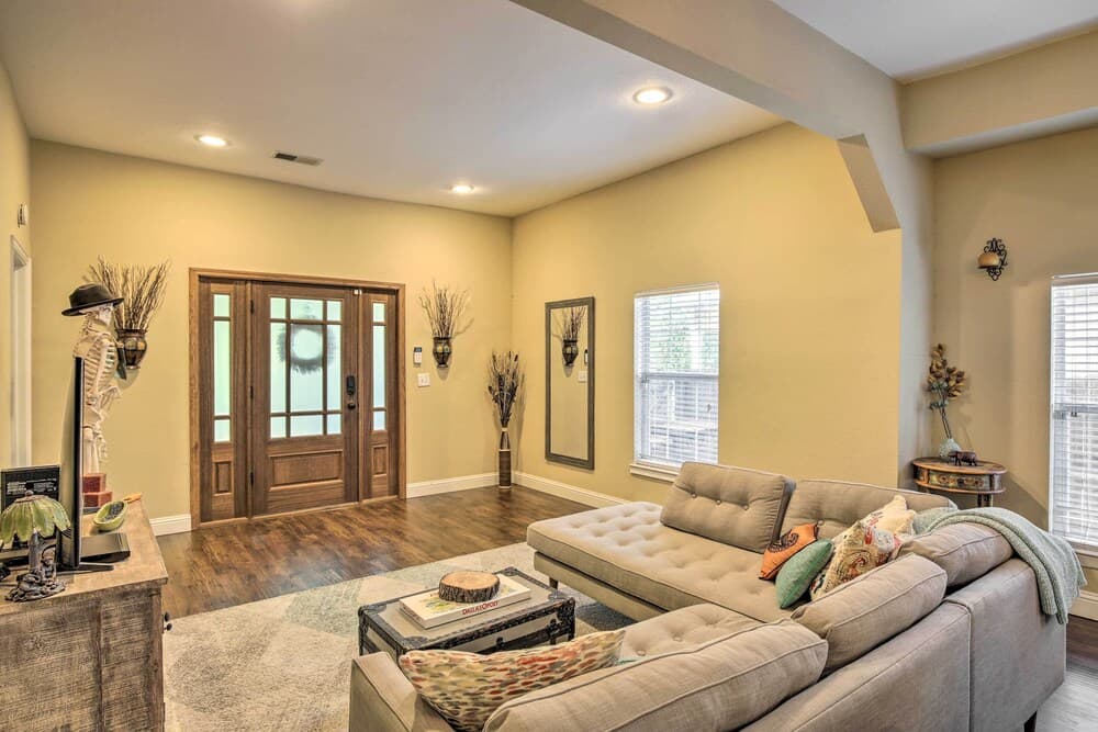 Dallas Home w/ Yard & Fire Pit ~ 5 Mi to Dtwn