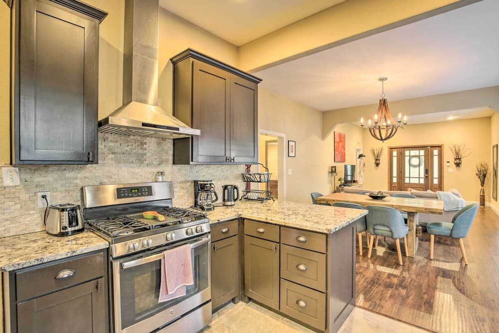 Dallas Home w/ Yard & Fire Pit ~ 5 Mi to Dtwn