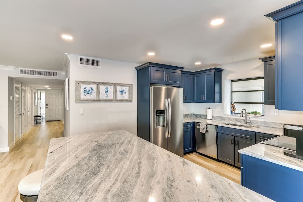 Luxury Sanibel Condo w/ Ocean View: Steps to Beach