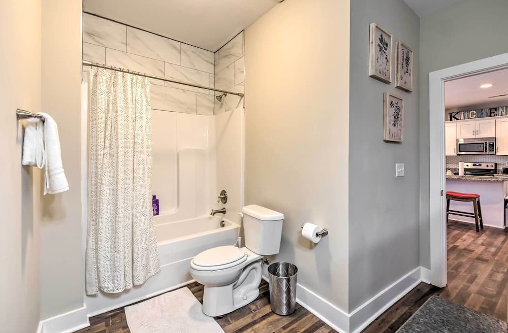 Updated Apt: 1 Mi to Western Kentucky University!