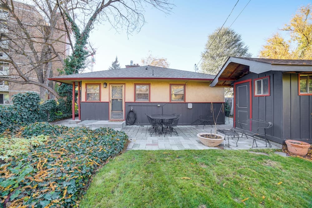 Couples Getaway in North End Boise - Walk to Dtwn