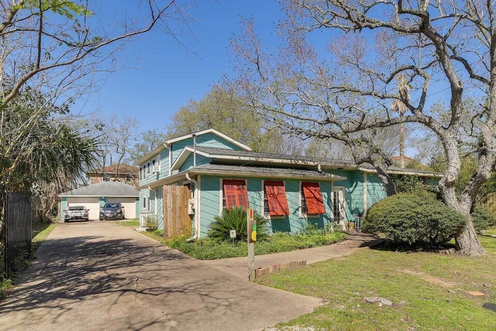 Galveston Bay Vacation Rental, 1/2 Mile Away!