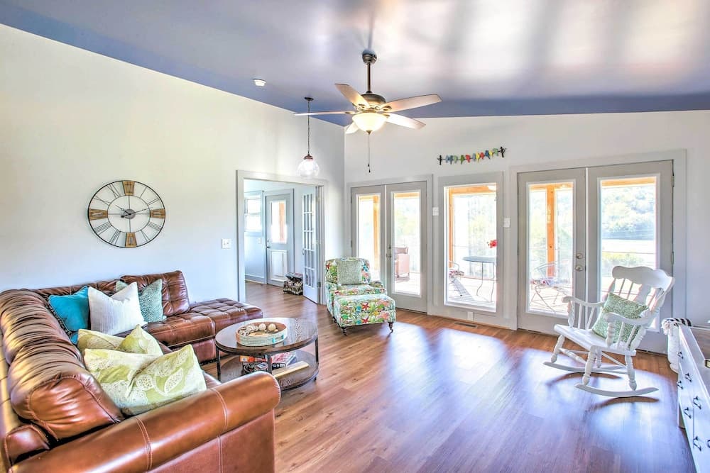 'granvilles Blue Cottage' Porch & River View!