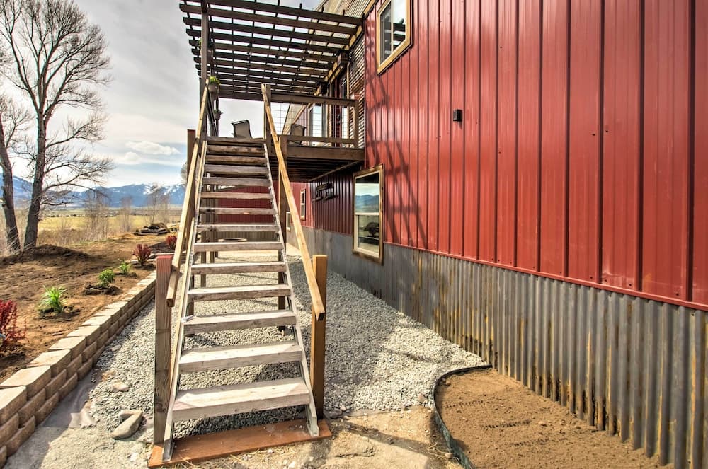 Lovely Livingston Loft w/ Mountain & River Views!
