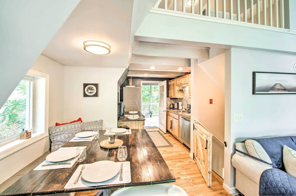 Cozy Northville Home w/ Dock & Lake Access