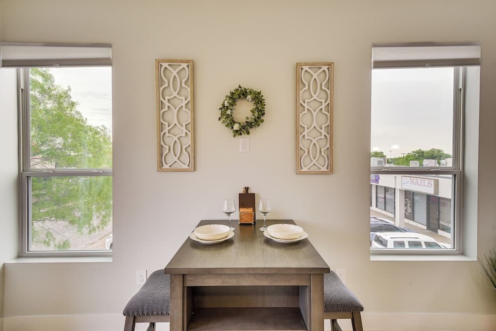 Steps to TCU Campus: Modern Fort Worth Apt