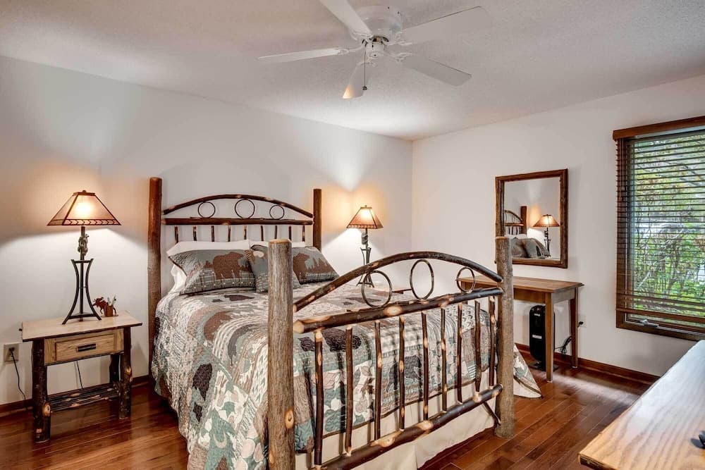 Rustic Mountain Chalet w/ Proximity to Trails!