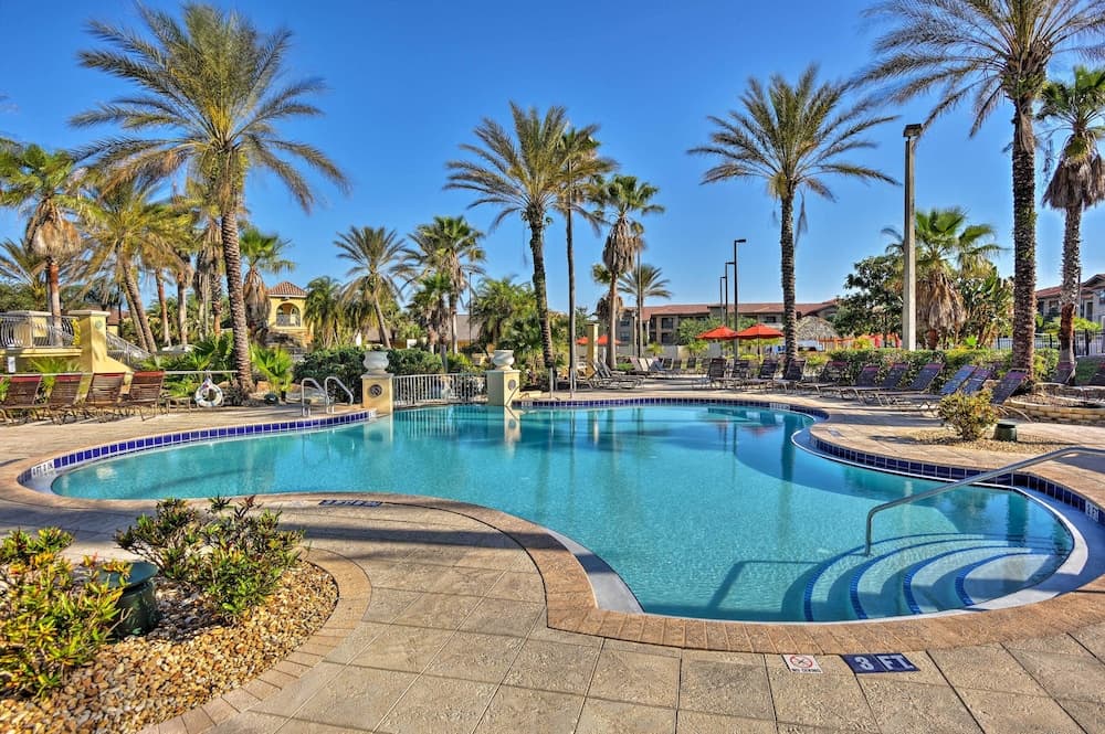 9 Mi to Disney: Resort Townhome in Davenport!