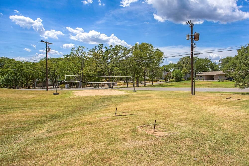 Lake View Tangled at Texoma Home w/ Hot Tub!