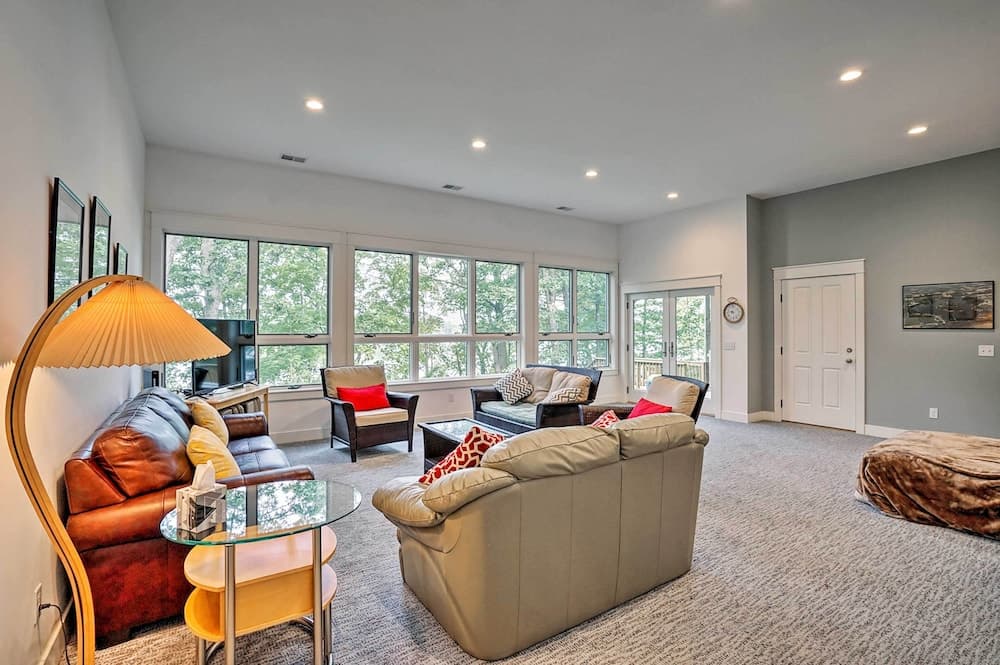 Grand Rapids Area Lakefront House w/ Dock