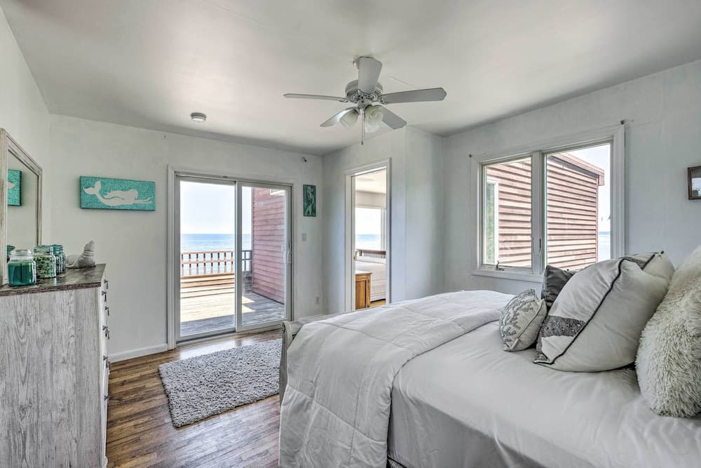 Beachfront Wading River Home w/ Deck & Grill!