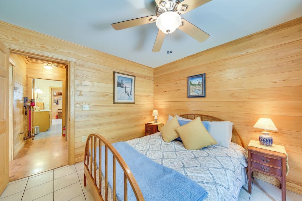 Lovely Waldo Cottage Escape - Pet Friendly!