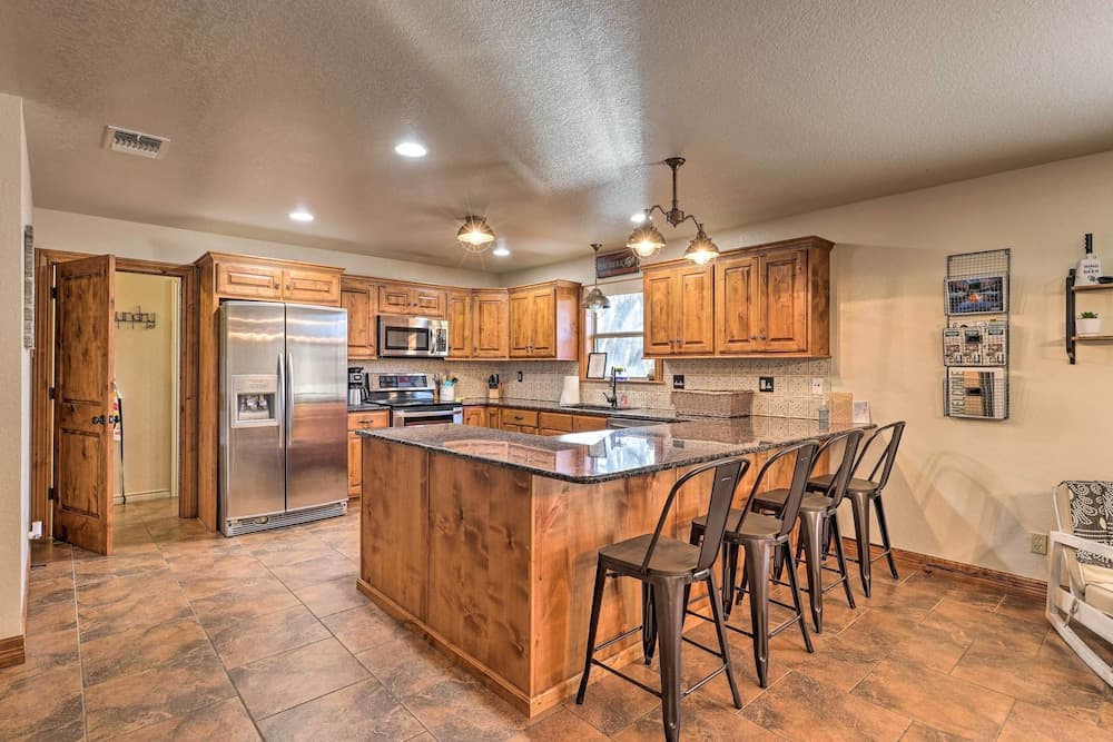 Pet-friendly Riverfront Retreat - Deck & Views!